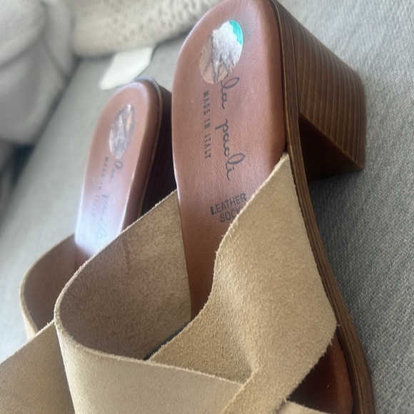 Sandals with thick heel - Picture 2 of 2